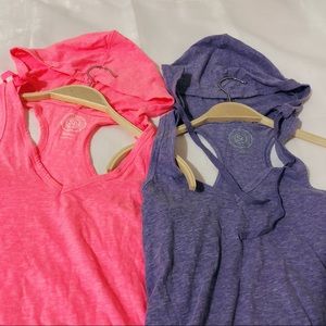 2 Hooded tank tops